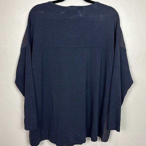 NT By Amati Mixed Media Foil Heart Long Sleeve V-neck Top In Navy One Size - Picture 3 of 7